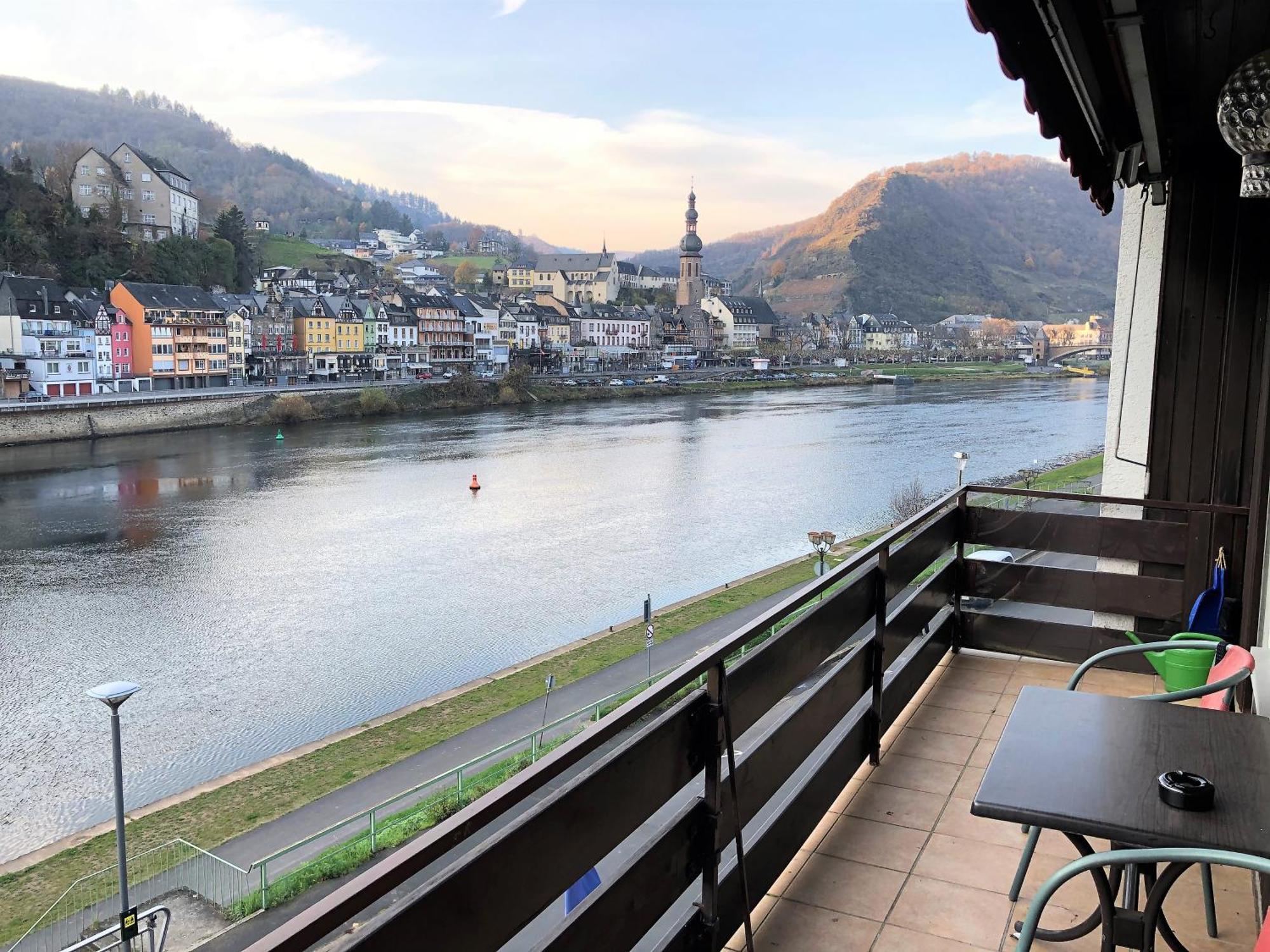 Ferienwohnungen Haus Zur Linde Cochem Cameră foto