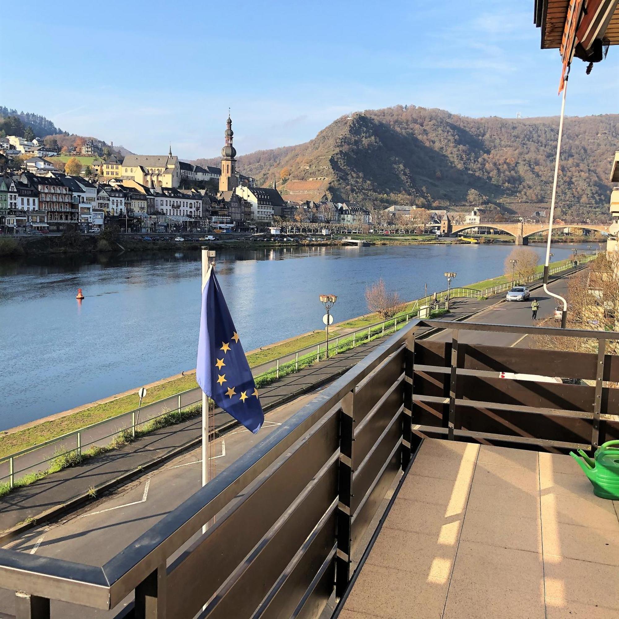 Ferienwohnungen Haus Zur Linde Cochem Cameră foto